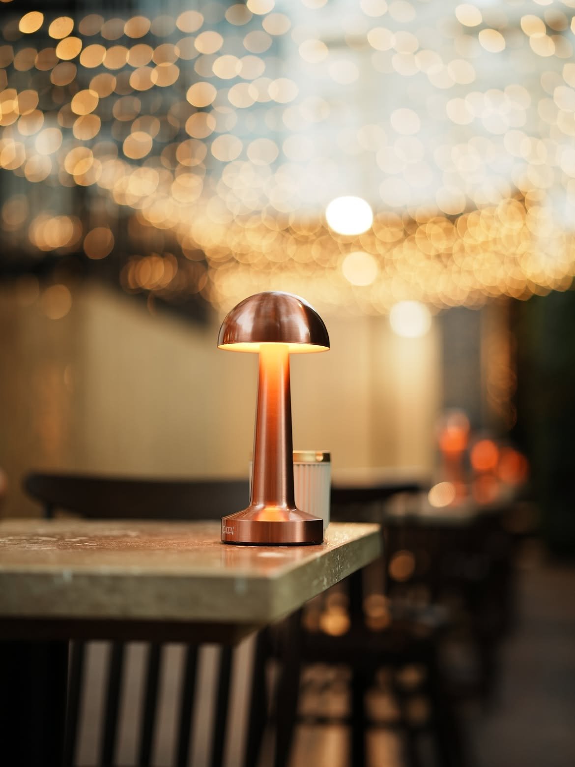 Masa Aydınlatması & Bokeh